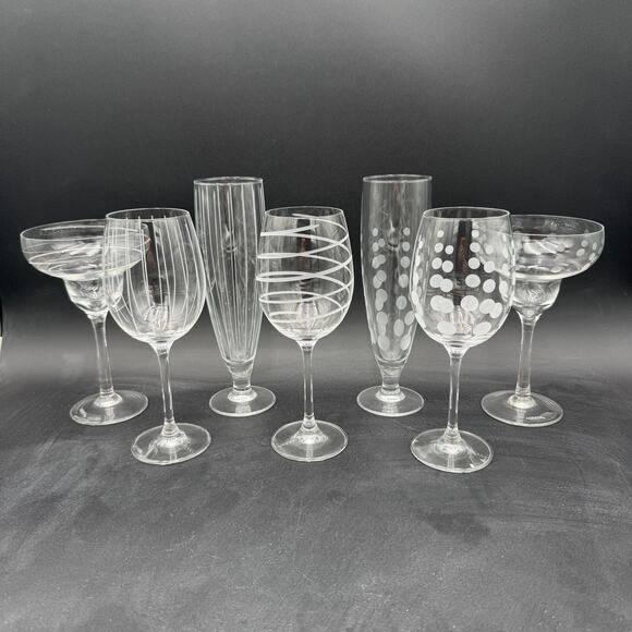 Wine Glasses by Mikasa in Pattern Cheers Set of 3 Vertical, Bubbles, and Swirl - Picture 3 of 7